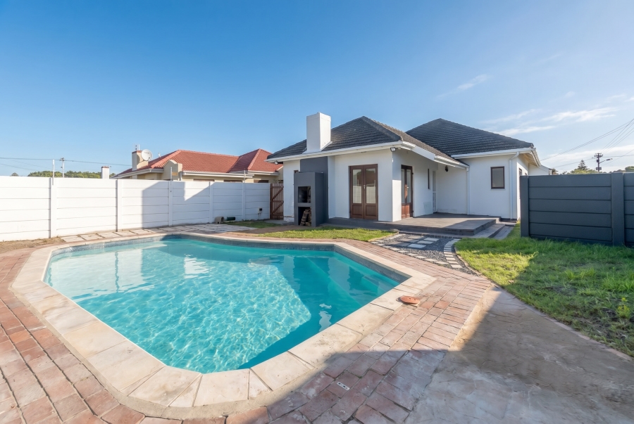 3 Bedroom Property for Sale in Plumstead Western Cape